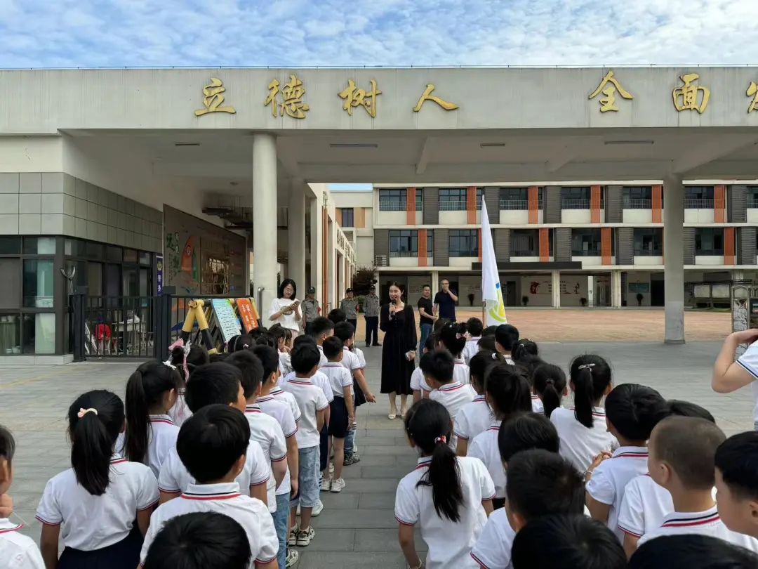【幼小衔接】走进小学,体验成长——无为市南惠幼儿园教育集团本部大班组参观小学活动 第48张 【幼小衔接】走进小学,体验成长——无为市南惠幼儿园教育集团本部大班组参观小学活动 第48张
