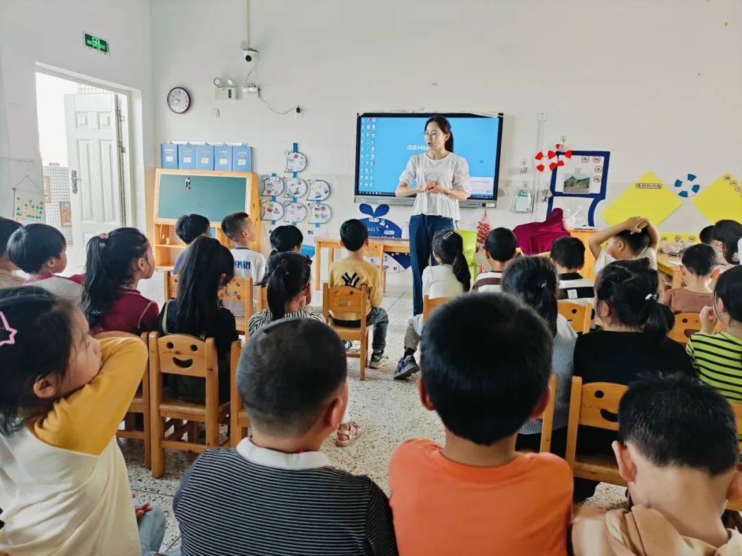 【幼小衔接】“趣”见小学,“幼”见美好——漳浦县六鳌第二中心幼儿园大班参观小学活动 第28张