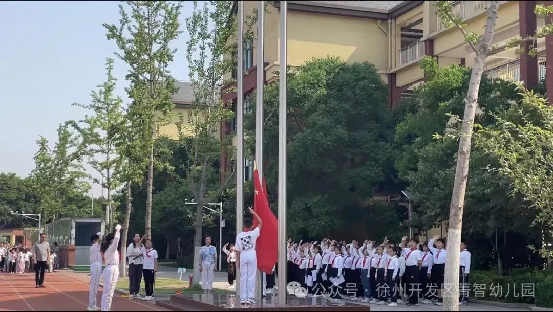 初探小学 快乐衔接——菁智幼儿园大班组参观小学活动 第4张