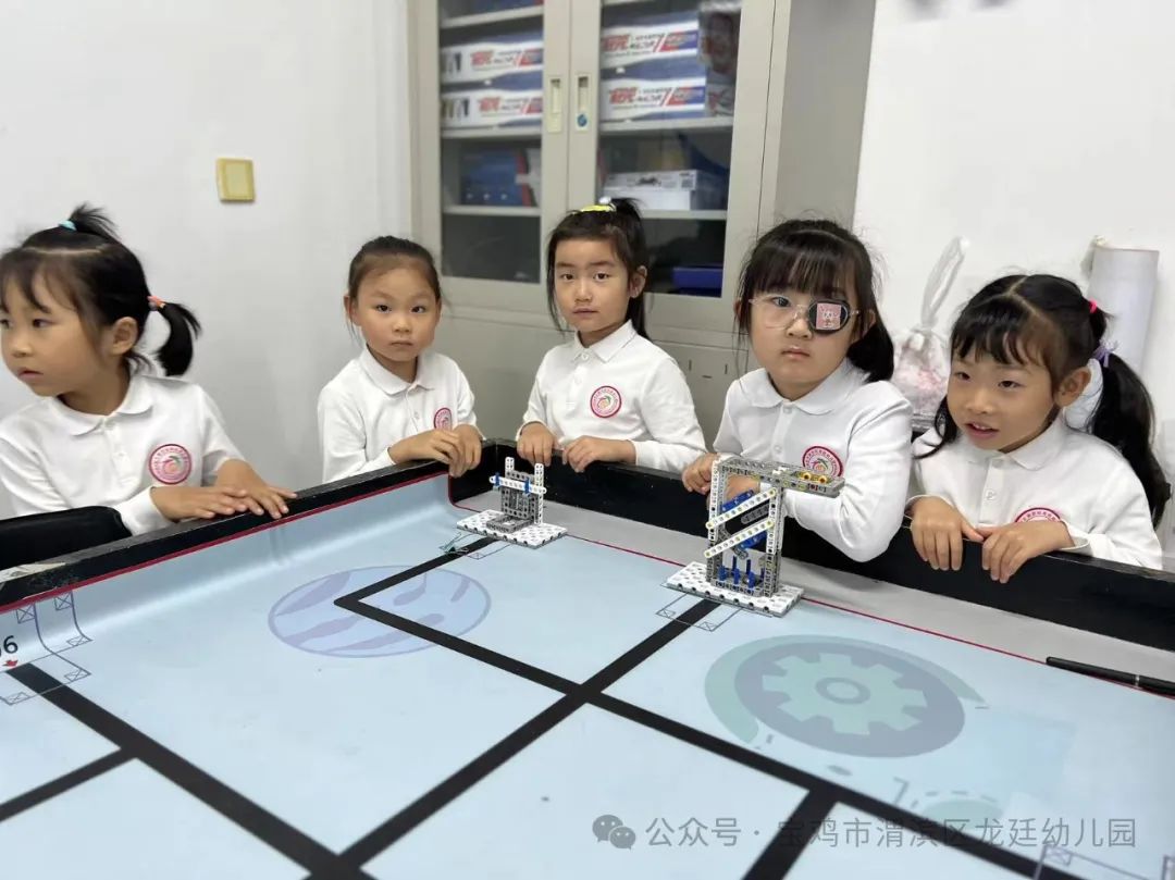 小学初体验 衔接助成长——宝鸡市渭滨区龙廷幼儿园参观小学活动 第27张 小学初体验 衔接助成长——宝鸡市渭滨区龙廷幼儿园参观小学活动 第27张