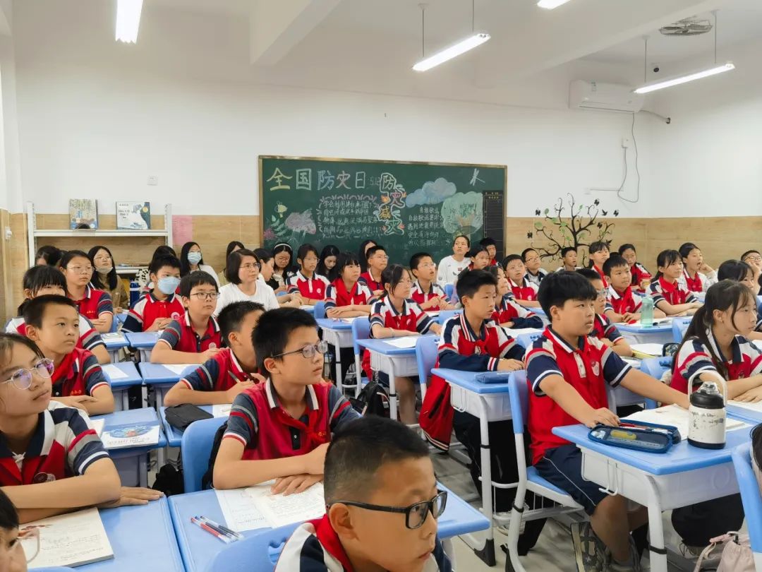 【兴安小学】研途花开夏冉冉 见贤思齐共耕耘——兴安小学第十四周语文教研活动 第3张