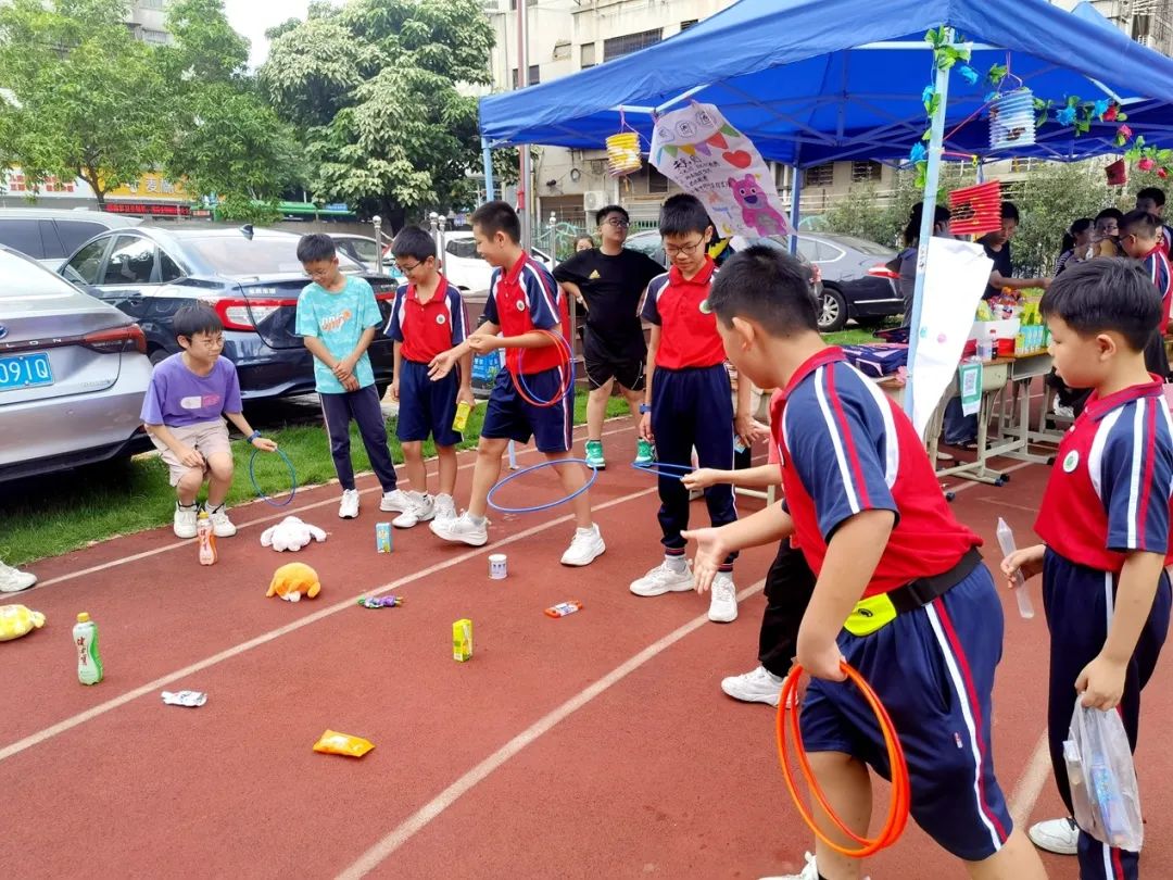 【幸福桂园】桂园小学六一儿童节:爱心义卖与美食嘉年华展现童心大爱 第12张 【幸福桂园】桂园小学六一儿童节:爱心义卖与美食嘉年华展现童心大爱 第12张