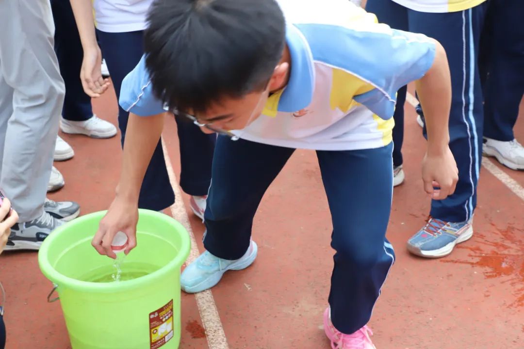 【清廉学校】减压赋能 乐赢中考——怀化市第二中举行中考考前减压活动 第16张