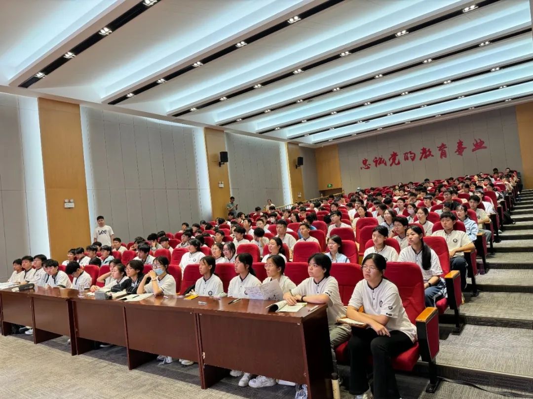 为梦添翼,“赢”接中考——陈中实验学校举办中考物理备考专家讲座 第3张 为梦添翼,“赢”接中考——陈中实验学校举办中考物理备考专家讲座 第3张