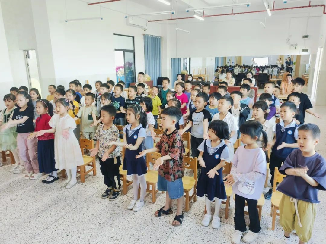 【幼小衔接】“趣”见小学,“幼”见美好——漳浦县六鳌第二中心幼儿园大班参观小学活动 第21张