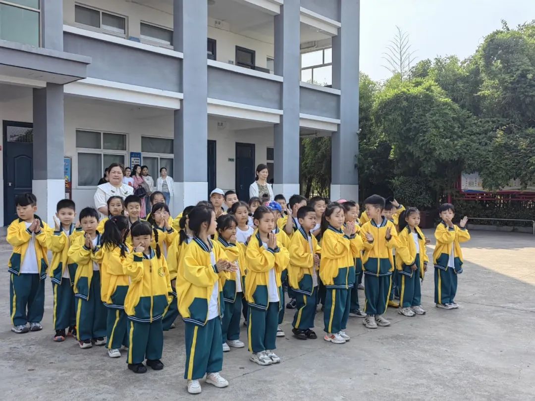 【学前教育宣传月】走进小学 快乐体验——阜宁县施庄中心幼儿园大班年级组走进小学实践活动 第16张 【学前教育宣传月】走进小学 快乐体验——阜宁县施庄中心幼儿园大班年级组走进小学实践活动 第16张