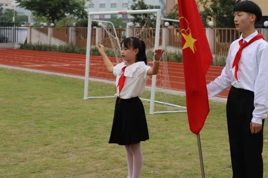 红领巾爱祖国——南城小学新队员入队仪式暨表彰大会 第16张