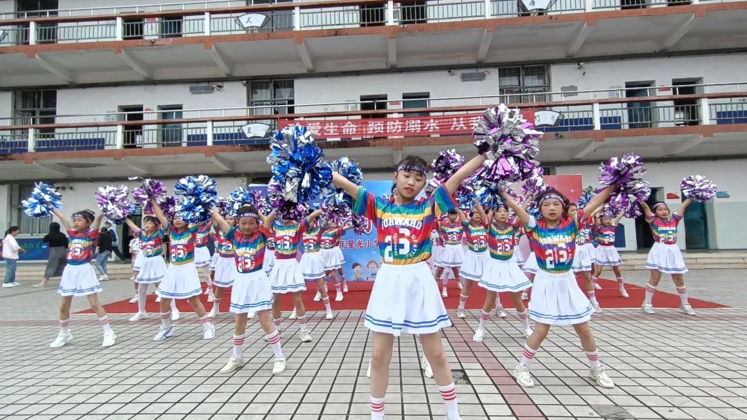 星光小学举行“ 同心守护 ·共育未来 ”家长开放日暨六一文艺汇演活动 第36张 星光小学举行“ 同心守护 ·共育未来 ”家长开放日暨六一文艺汇演活动 第36张