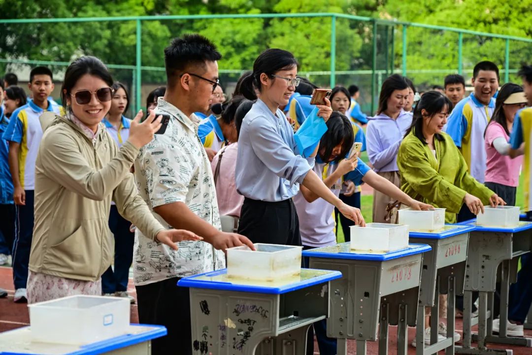 【清廉学校】减压赋能 乐赢中考——怀化市第二中举行中考考前减压活动 第11张