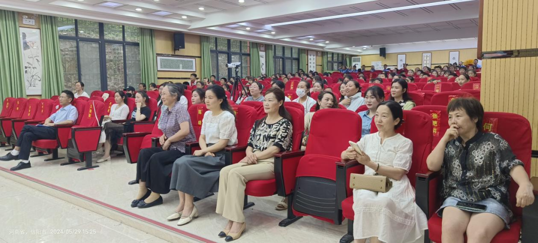 信阳市第三实验小学【典耀中华  赓续文脉】经典诵读活动——三年级组 第2张