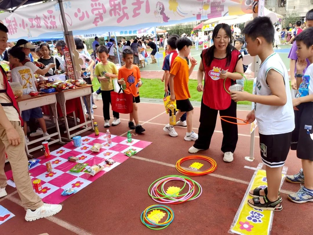 【幸福桂园】桂园小学六一儿童节:爱心义卖与美食嘉年华展现童心大爱 第11张 【幸福桂园】桂园小学六一儿童节:爱心义卖与美食嘉年华展现童心大爱 第11张