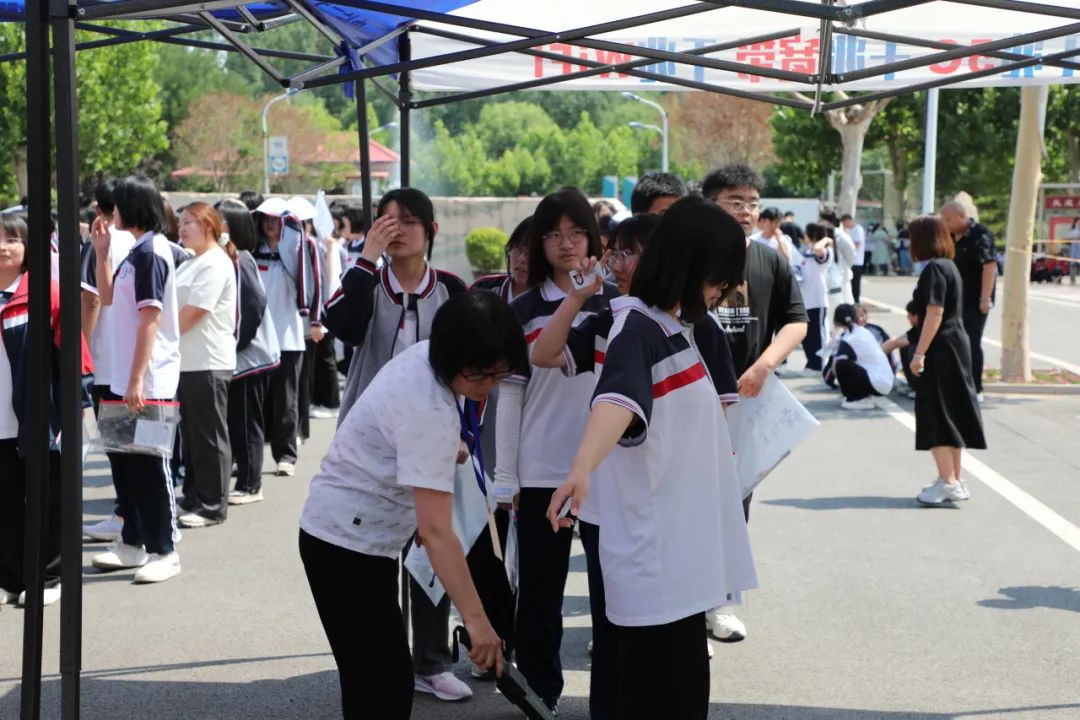 【2024高考●韶华逐梦 中华有我】 系列之精益统筹 我校举行2024高考仿真模拟考试 第2张 【2024高考●韶华逐梦 中华有我】 系列之精益统筹 我校举行2024高考仿真模拟考试 第2张
