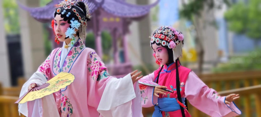 【喜讯】高新区艾溪湖第一小学赣剧《牡丹亭》参加南昌市庆祝第74个“六一”国际儿童节文艺汇演 第12张 【喜讯】高新区艾溪湖第一小学赣剧《牡丹亭》参加南昌市庆祝第74个“六一”国际儿童节文艺汇演 第12张