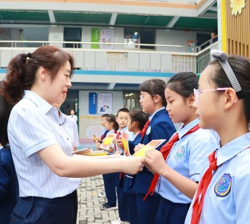 【喜报】咸阳彩虹小学周一晨会颁奖 第19张