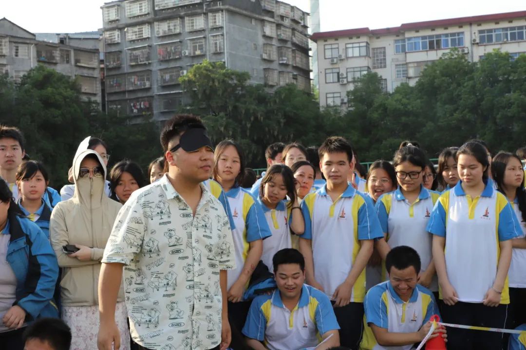 【清廉学校】减压赋能 乐赢中考——怀化市第二中举行中考考前减压活动 第42张