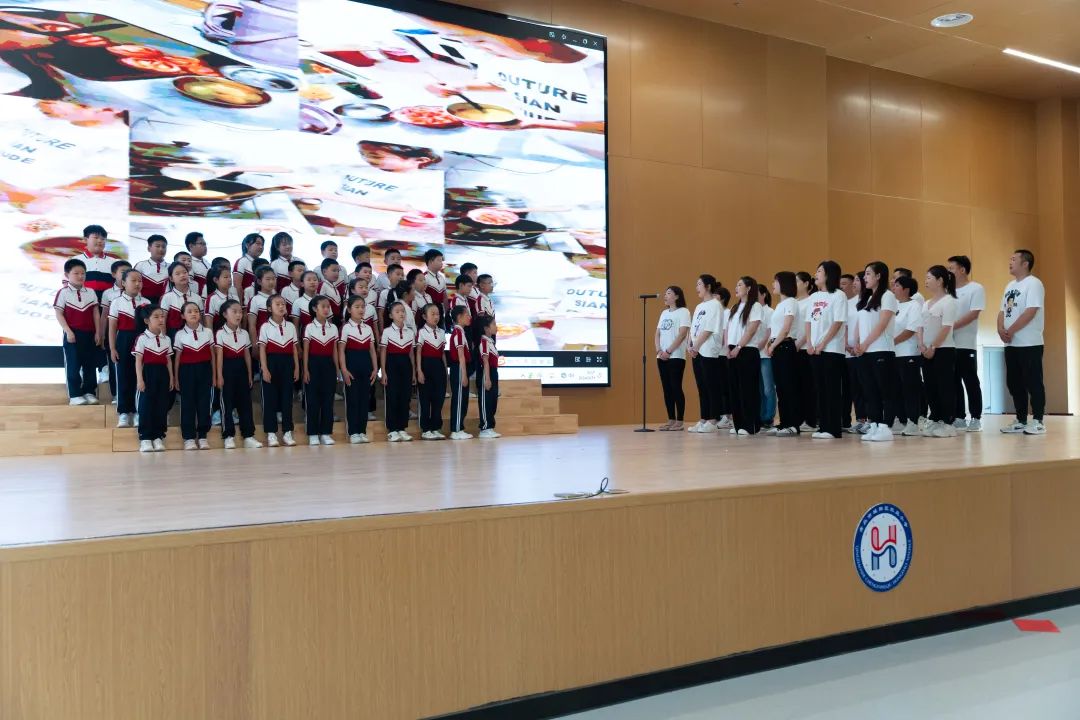 城阳区红岛小学庆祝“六一”国际儿童节表彰大会暨第二届校园艺术节汇报展演 第43张 城阳区红岛小学庆祝“六一”国际儿童节表彰大会暨第二届校园艺术节汇报展演 第43张