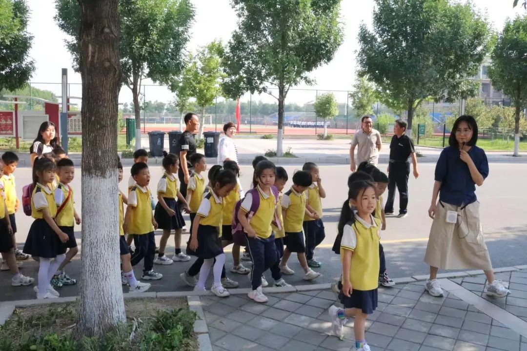 【泉引桥•春晖】小学零距离 成长初体验——幼儿园参观小学活动 第1张 【泉引桥•春晖】小学零距离 成长初体验——幼儿园参观小学活动 第1张