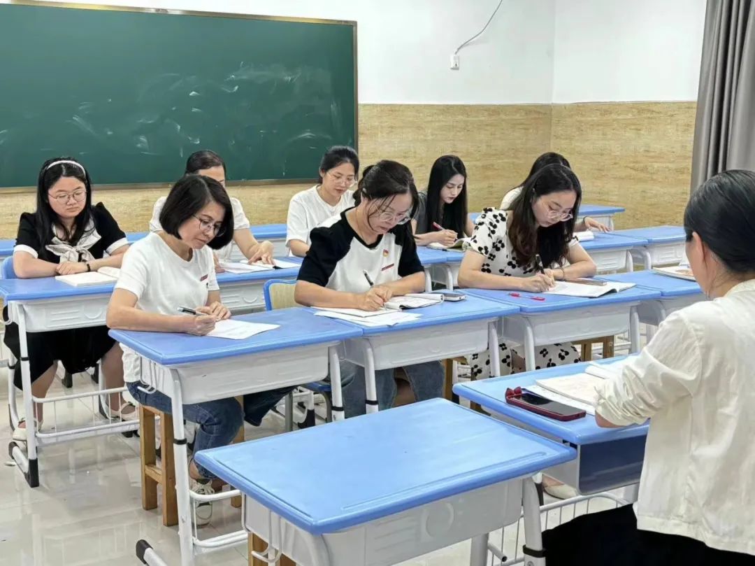 【兴安小学】研途花开夏冉冉 见贤思齐共耕耘——兴安小学第十四周语文教研活动 第8张