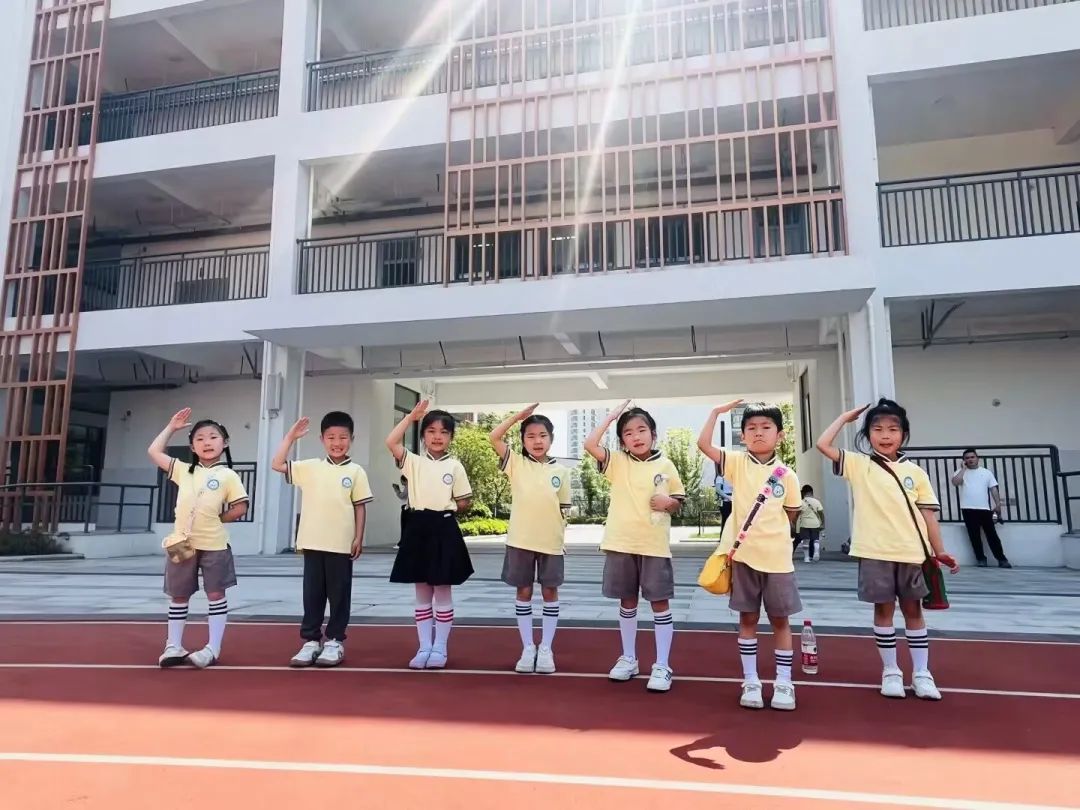 初探小学 “幼”见成长——合肥市琥珀名城和园幼儿园大班幼儿走进小学 第8张
