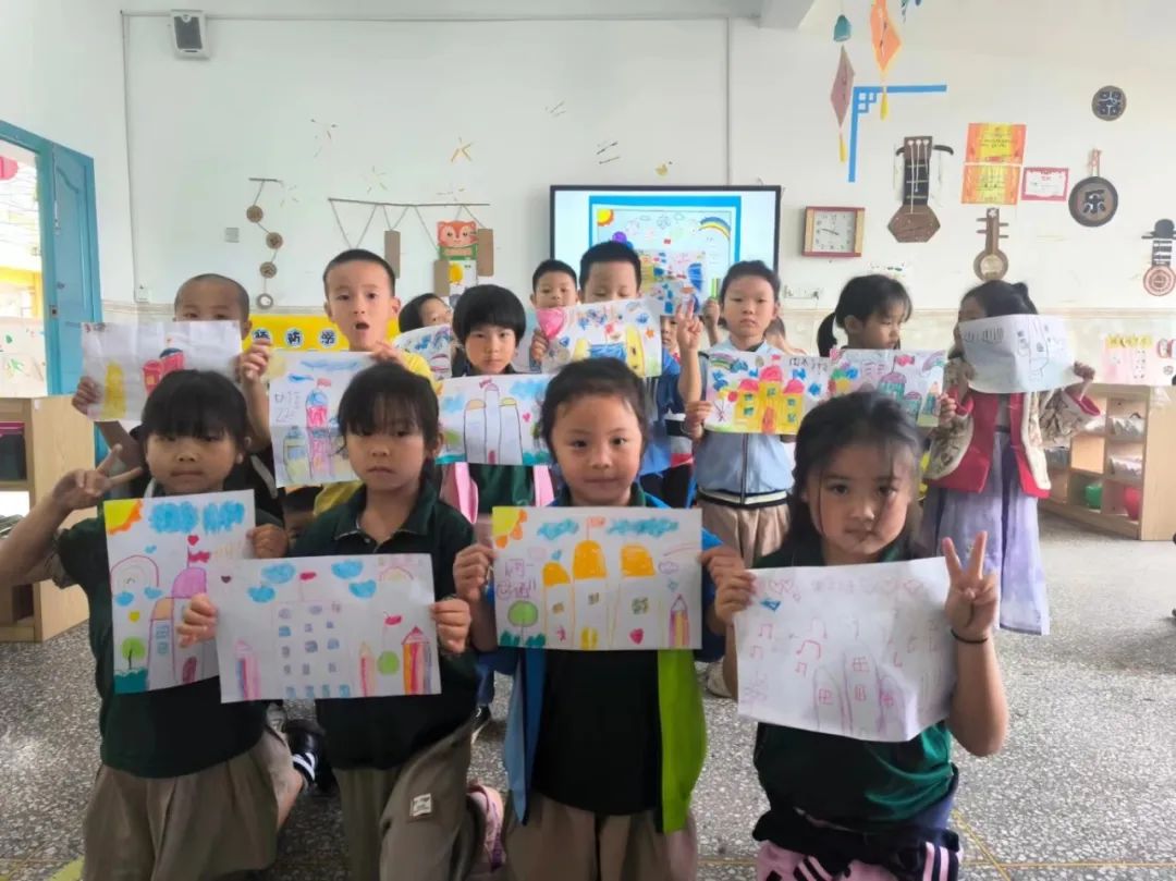 “小学大成,未来可期”——荷湖中心幼儿园2024年大班幼小衔接活动 第17张