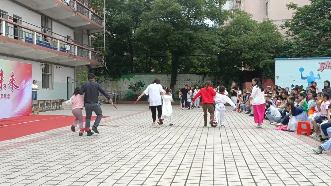 星光小学举行“ 同心守护 ·共育未来 ”家长开放日暨六一文艺汇演活动 第59张 星光小学举行“ 同心守护 ·共育未来 ”家长开放日暨六一文艺汇演活动 第59张