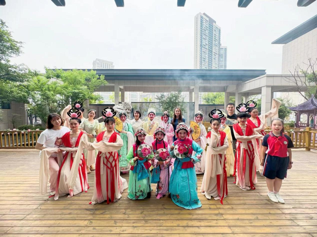 【喜讯】高新区艾溪湖第一小学赣剧《牡丹亭》参加南昌市庆祝第74个“六一”国际儿童节文艺汇演 第13张 【喜讯】高新区艾溪湖第一小学赣剧《牡丹亭》参加南昌市庆祝第74个“六一”国际儿童节文艺汇演 第13张