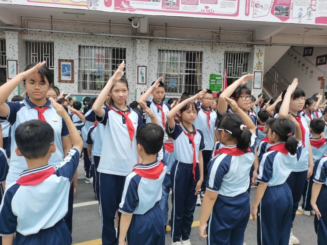 【绿色教育 和美邵小】邵边小学一年级顺利开展第二批少先队员入队仪式 第9张