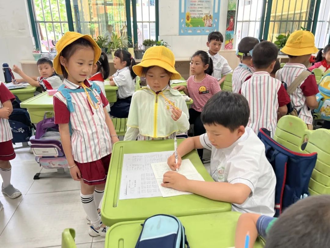 【幼小衔接】你好 小学——幸福幼儿园参观小学幼小衔接活动 第4张 【幼小衔接】你好 小学——幸福幼儿园参观小学幼小衔接活动 第4张