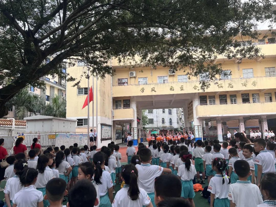 初探小学.礼遇成长——合浦县实验幼儿园开展幼小衔接系列活动之参观合浦县实验小学活动 第31张 初探小学.礼遇成长——合浦县实验幼儿园开展幼小衔接系列活动之参观合浦县实验小学活动 第31张