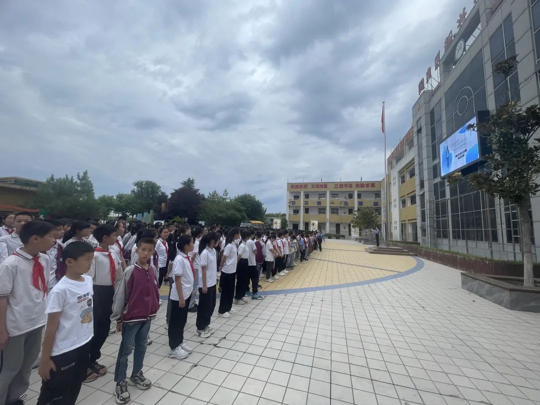 【阎良教育•新兴中心小学】法治进校园 安全伴我行 第2张