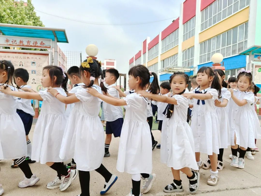 初探小学,礼遇成长---临沭县青云镇中心幼儿园幼小衔接参观小学活动 第27张