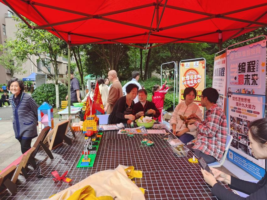 迎端午、助高考、送祝福、“粽”香传情——金海域社区党支部联合辖区共驻共建单位开展端午节活动 第4张