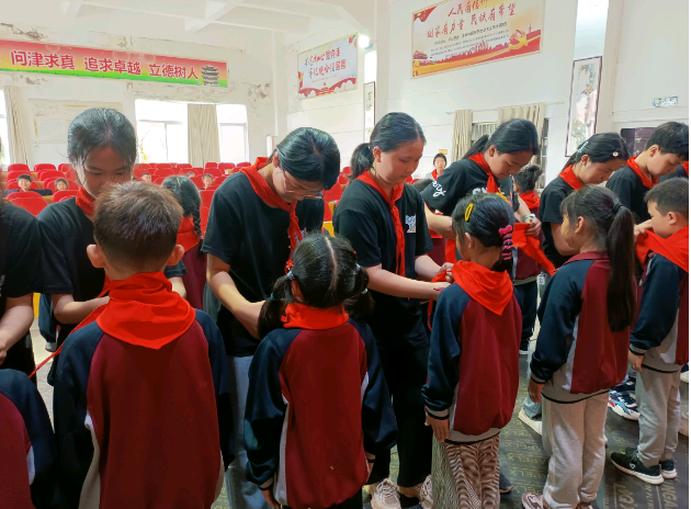 红领巾爱祖国——阳逻街第五小学教联体新队员入队仪式 第23张 红领巾爱祖国——阳逻街第五小学教联体新队员入队仪式 第23张