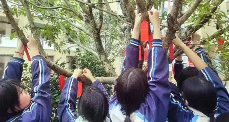 【团辅活动】许愿高考,加油未来——德化第二中学开展高考许愿暨心理减压活动 第17张 【团辅活动】许愿高考,加油未来——德化第二中学开展高考许愿暨心理减压活动 第17张