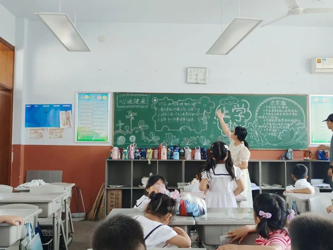 初探小学,礼遇成长---临沭县青云镇中心幼儿园幼小衔接参观小学活动 第53张