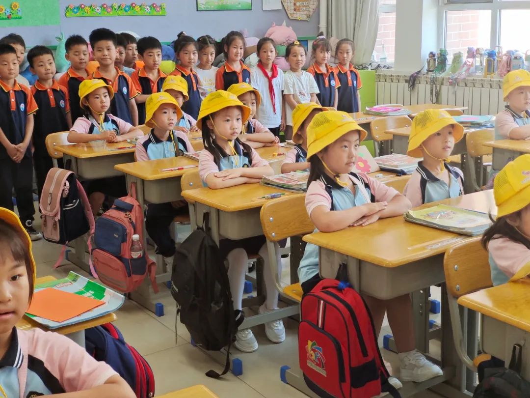 探秘小学日  筑梦向未来——魏桥创业北海幼儿园大班级部参观小学活动 第22张