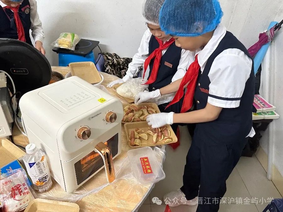 【出彩·德育】2024年金屿小学开展“红领巾爱祖国”六一儿童节系列活动——“玩转六一 与你童乐”主题队日 第34张