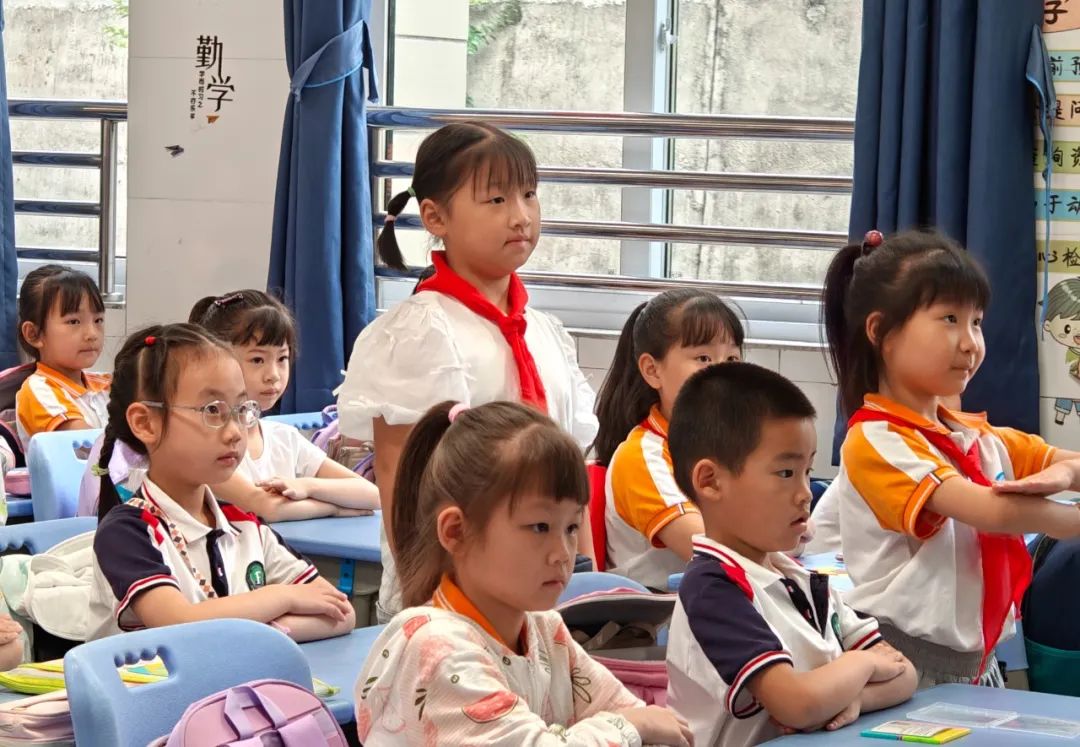 【艾幼动态】走进小学,玉艾携手,筑梦成长--科技城新区艾乐幼儿园参观小学记 第32张 【艾幼动态】走进小学,玉艾携手,筑梦成长--科技城新区艾乐幼儿园参观小学记 第32张