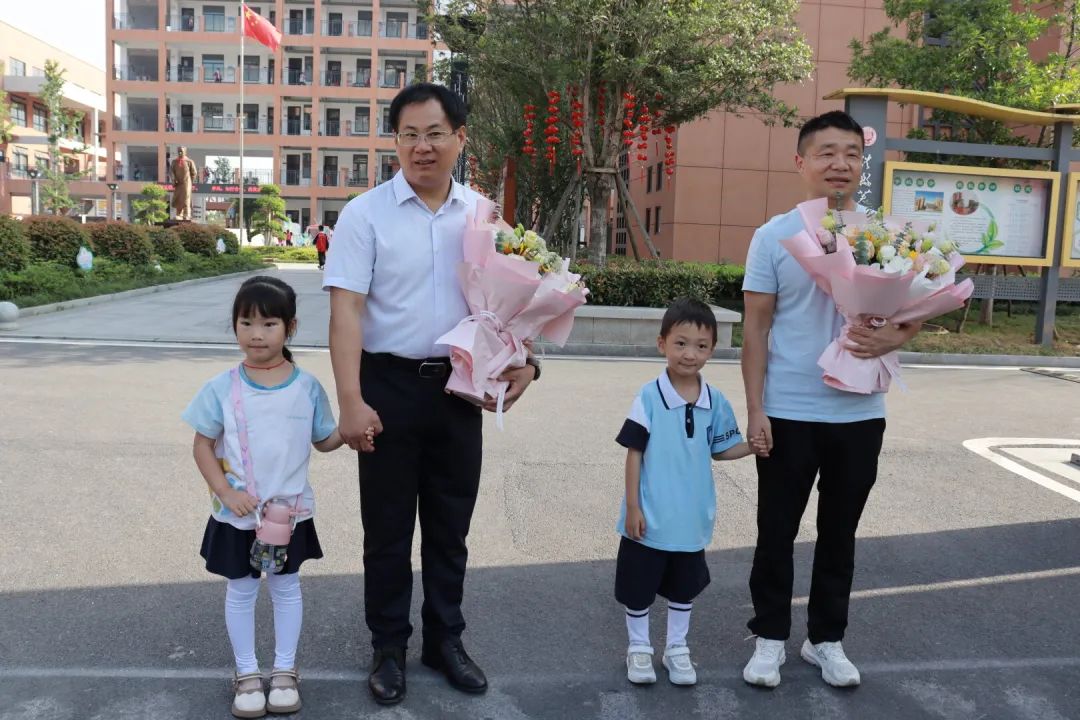 【学前教育宣传月】初探小学 艺启成长——澧县襄阳幼儿园幼小衔接之参观小学活动 第33张 【学前教育宣传月】初探小学 艺启成长——澧县襄阳幼儿园幼小衔接之参观小学活动 第33张