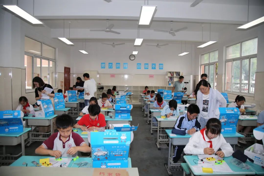 以赛促学,千帆竞发——新桥中心小学承办2024年江阴市中小学生实验能力大赛(小学科学) 第7张 以赛促学,千帆竞发——新桥中心小学承办2024年江阴市中小学生实验能力大赛(小学科学) 第7张