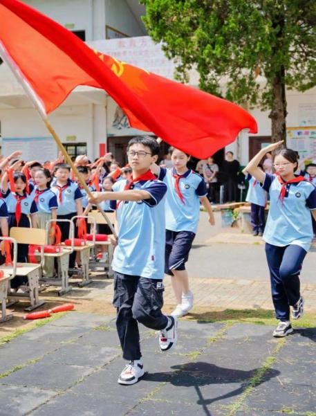 红领巾爱祖国——阳逻街第五小学教联体新队员入队仪式 第14张 红领巾爱祖国——阳逻街第五小学教联体新队员入队仪式 第14张