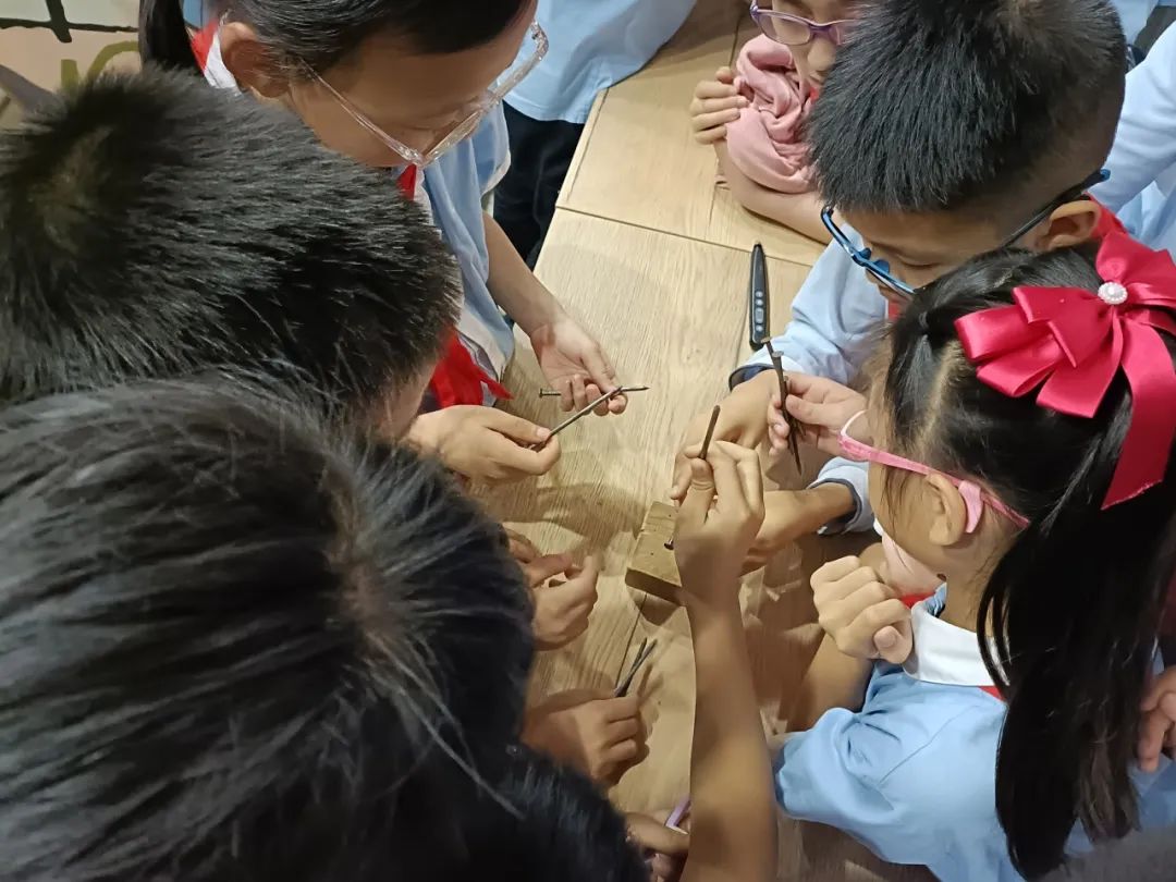 思维创新,助力成长——重庆铁路小学2024年“五老”进校园科技宣讲 第20张 思维创新,助力成长——重庆铁路小学2024年“五老”进校园科技宣讲 第20张