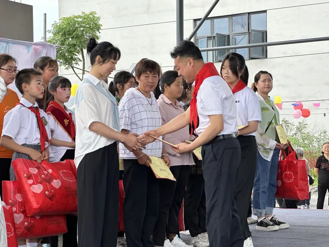 宝峰小学开展2024年庆六一活动 第4张 宝峰小学开展2024年庆六一活动 第4张