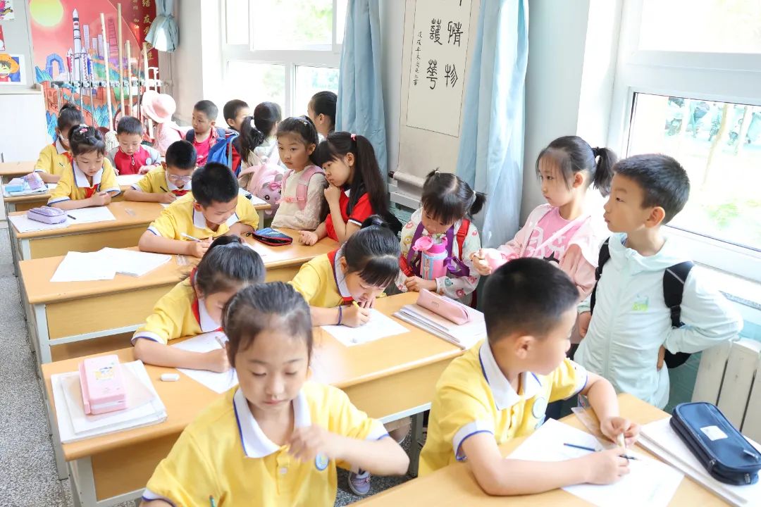 小学初体验 衔接助成长——银川市第一幼儿园大班参观小学活动 第36张 小学初体验 衔接助成长——银川市第一幼儿园大班参观小学活动 第36张