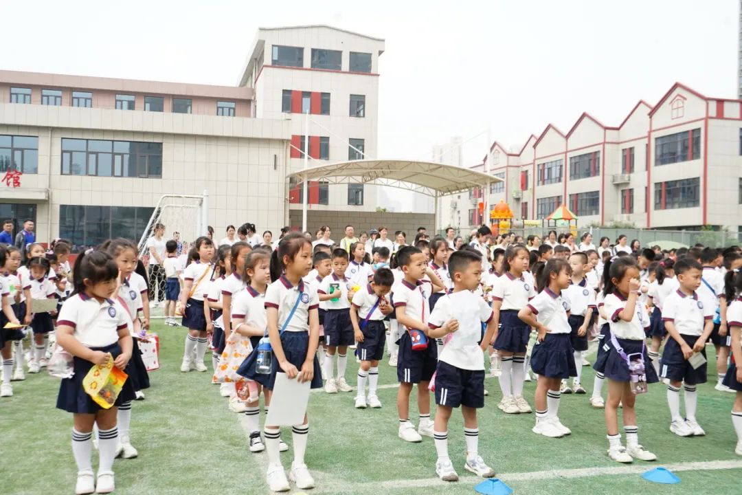 【滴宝园·幼小衔接】小学初体验 幼小零衔接 ——咸阳市秦都区育英名桥幼儿园大班幼小衔接活动 第38张 【滴宝园·幼小衔接】小学初体验 幼小零衔接 ——咸阳市秦都区育英名桥幼儿园大班幼小衔接活动 第38张