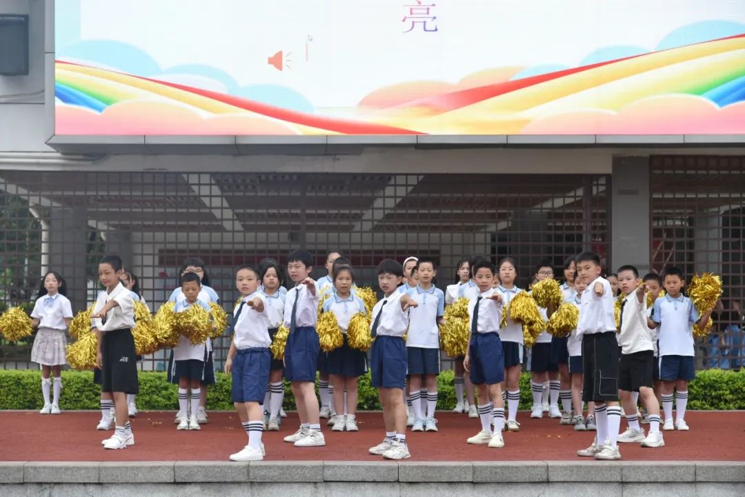 桂林市中隐小学“红领巾爱祖国 共筑中国梦”六一文艺汇演圆满落幕 第9张 桂林市中隐小学“红领巾爱祖国 共筑中国梦”六一文艺汇演圆满落幕 第9张