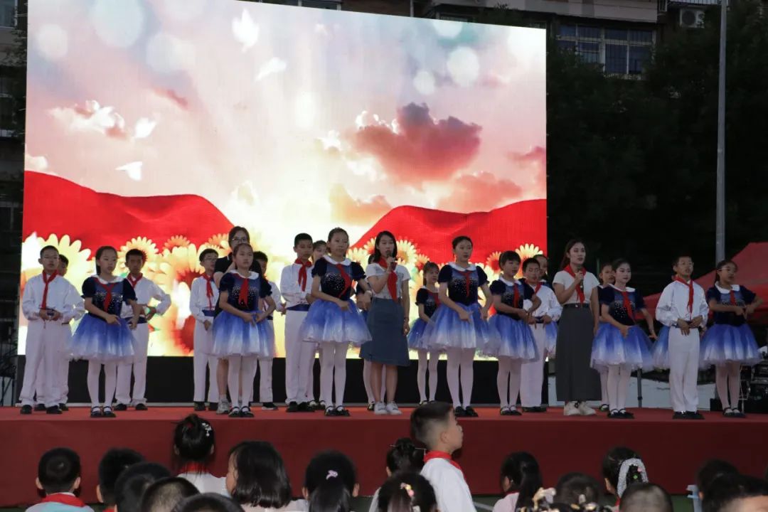 【六一特辑】红领巾爱祖国——大江路小学2024年庆六一主题队日暨校园艺术节 第33张 【六一特辑】红领巾爱祖国——大江路小学2024年庆六一主题队日暨校园艺术节 第33张