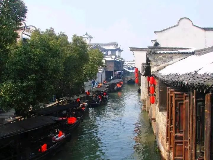 中考高分作文进阶:写景文章如何情景理交融《触动我心灵的色彩》 第4张 中考高分作文进阶:写景文章如何情景理交融《触动我心灵的色彩》 第4张