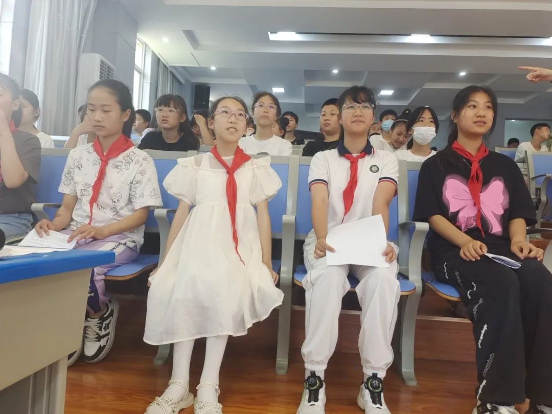 【武东小学】"与书为伴,泽润心灵!武东小学读书月活动之推荐一本好书" 第16张 【武东小学】"与书为伴,泽润心灵!武东小学读书月活动之推荐一本好书" 第16张