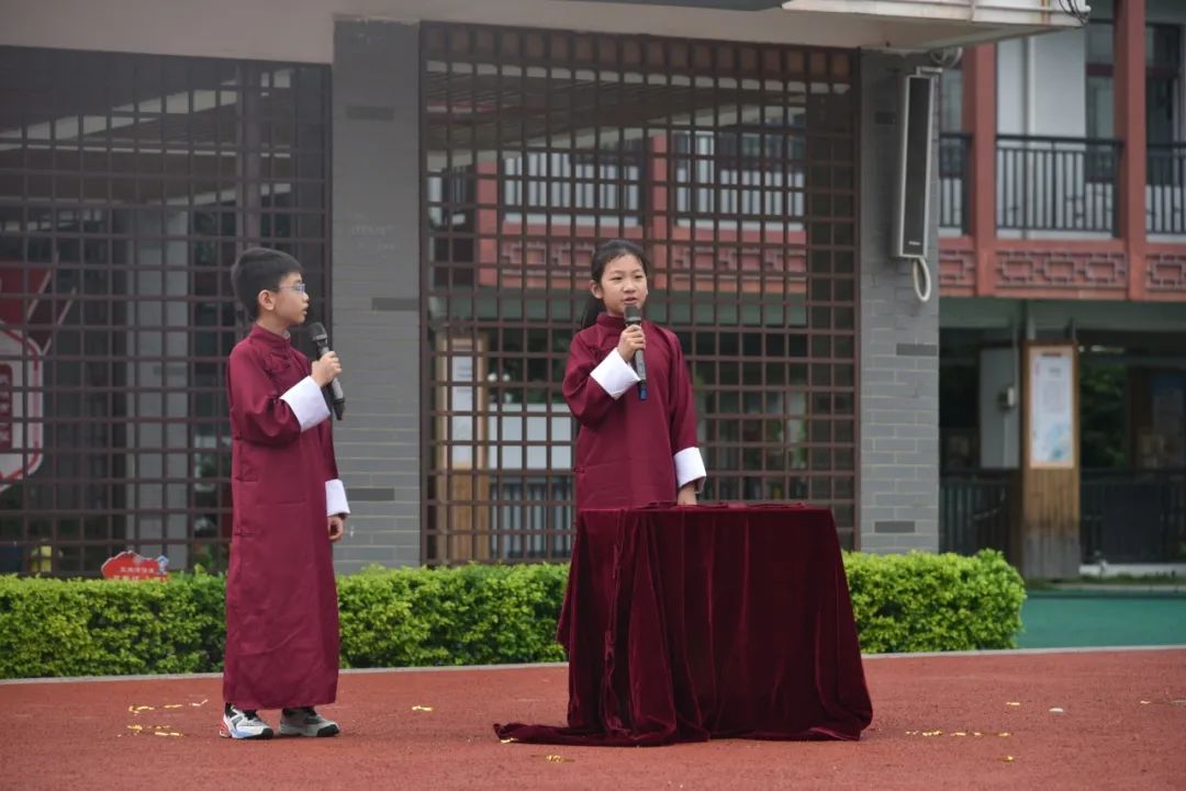 桂林市中隐小学“红领巾爱祖国 共筑中国梦”六一文艺汇演圆满落幕 第11张 桂林市中隐小学“红领巾爱祖国 共筑中国梦”六一文艺汇演圆满落幕 第11张